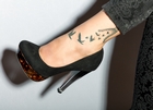 ... Schuh mit Tattoo