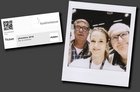 Die nette Dame macht ein Selfie mit den "etwas" älteren Besuchern am Sofortbildstand