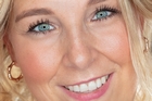 Die Ringe in den Augen entstehen durch das Ringlicht