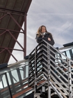 Model auf der Treppe