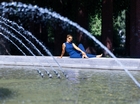Durch den Springbrunnen
